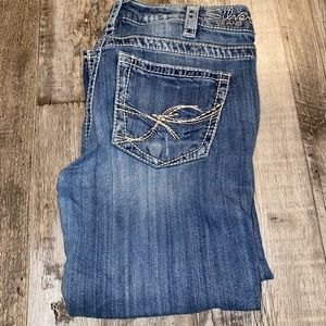 Silver jeans co suki capri cropped blue jeans